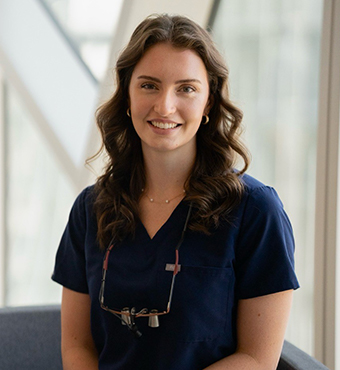 Dr Stephanie<br>Wallace